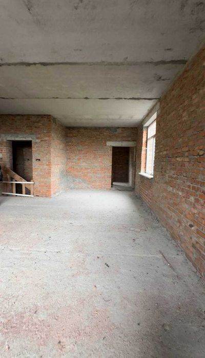 Продаж комерційної нерухомості в м. Пустомити