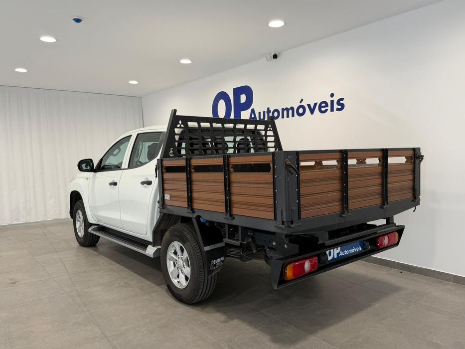 Mitsubishi L200 2.3 DI-D CD Invite 4WD
