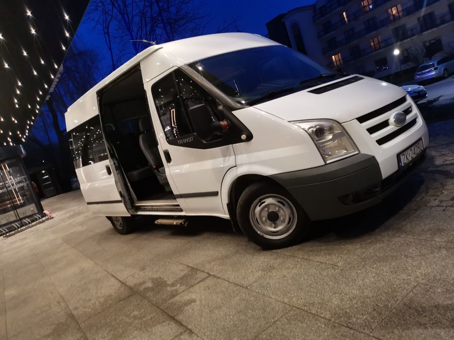 Transport,przewóz osób. Wynajem busa z kierowcą