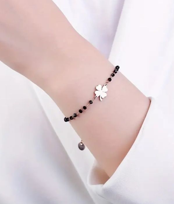 Bransoletka czarno-złota z turmalinu koniczyna czterolistna