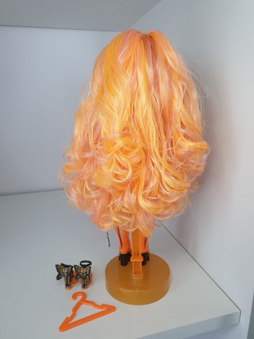 Lalka Rainbow High Poppy Rowan pomarańczowa motylki