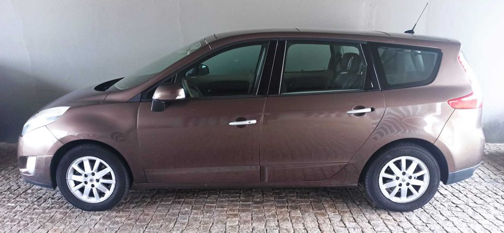 Renault Grand Scénic 1.5dCi 110cv | 7 Lugares |Teto Abrir e Panorâmico