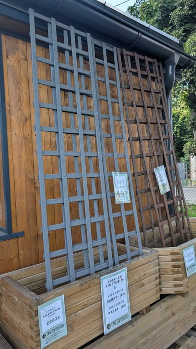 Kratka ogrodowa z modrzewia na pnącza pergola panel szary brązowy drewniana modrzewiowa 180x60 180x45 trójkątna