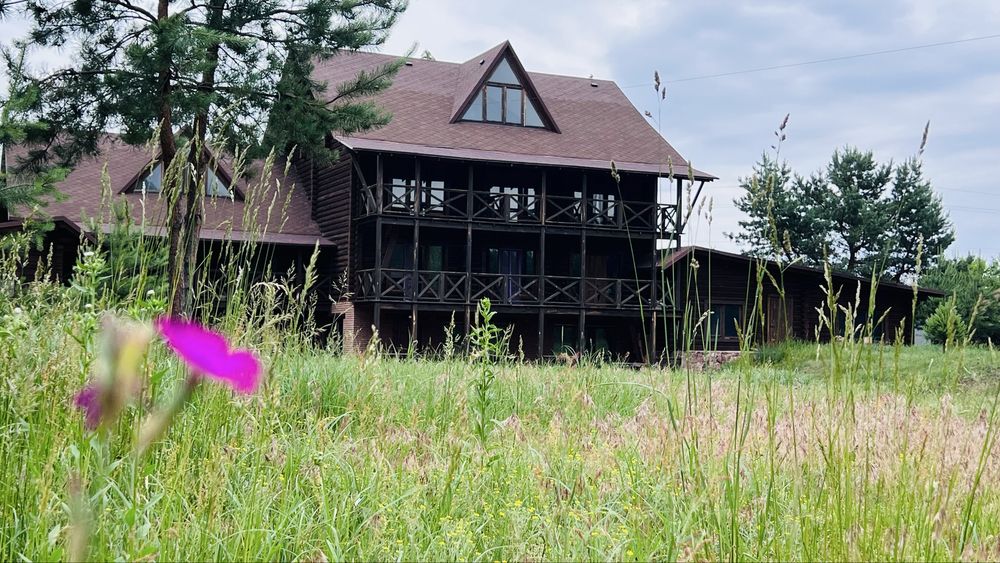 Продаж готельно-ресторанного спа комплексу в Сухолуччі