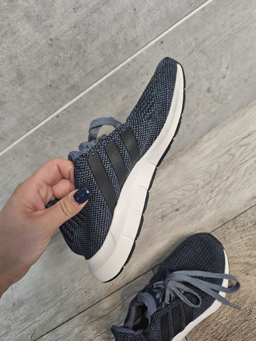 Buty sportowe adidasy Adidas Swift Run rozm 36 2/3