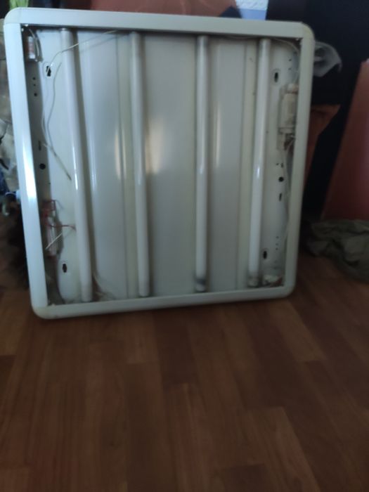 Лампа для гаража