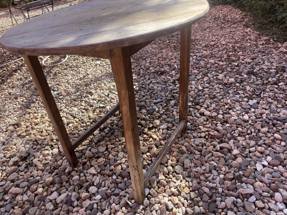 Mesa de apoio de madeira