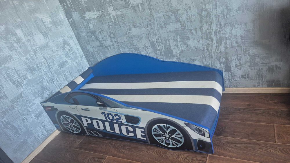 Дитяче ліжко машинка