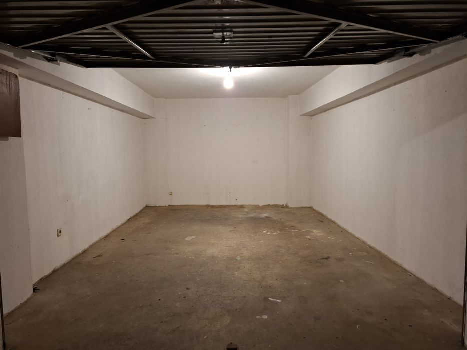 Garagem 20m2 nas Barrocas em Almada