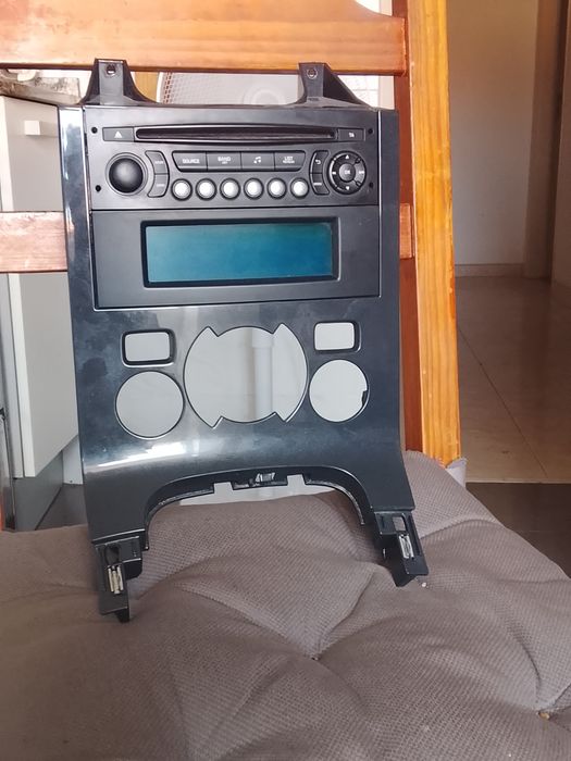Secretária e cadeira