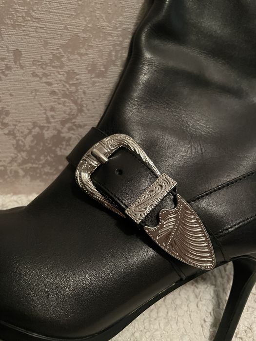 Чобітки ZARA  36 р нові