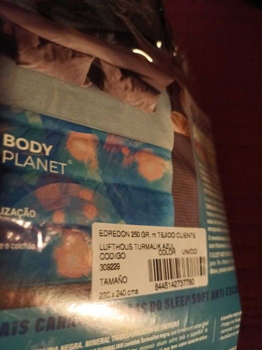 Edredon cama casal em tons de azul turquesa