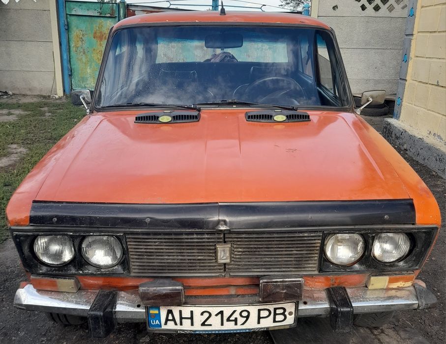 Продам 2106 на полном ходу сел и поехал  обьем двигателя 1.6   4 ступка