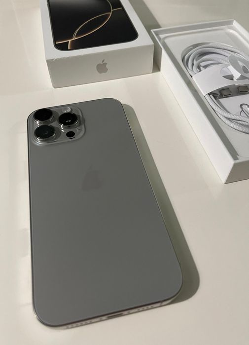 Selling iPhone 16 Pro Max with 1 month of use64354166586882123