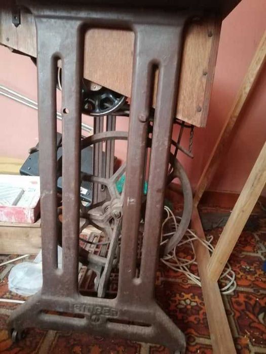 Maquina de costura Singer antiga