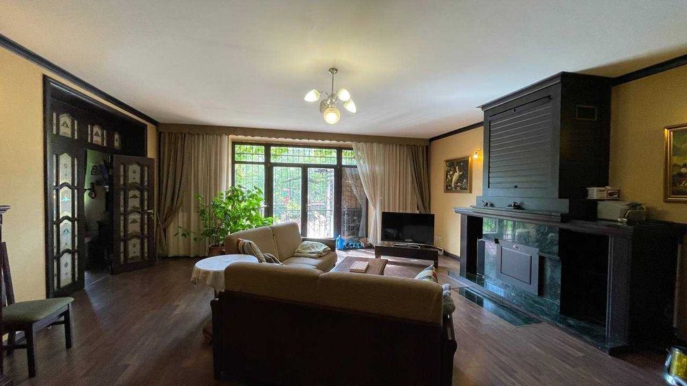 Продам дом с ремонтом. Киев, Голосеево, кризисная цена, без % свой