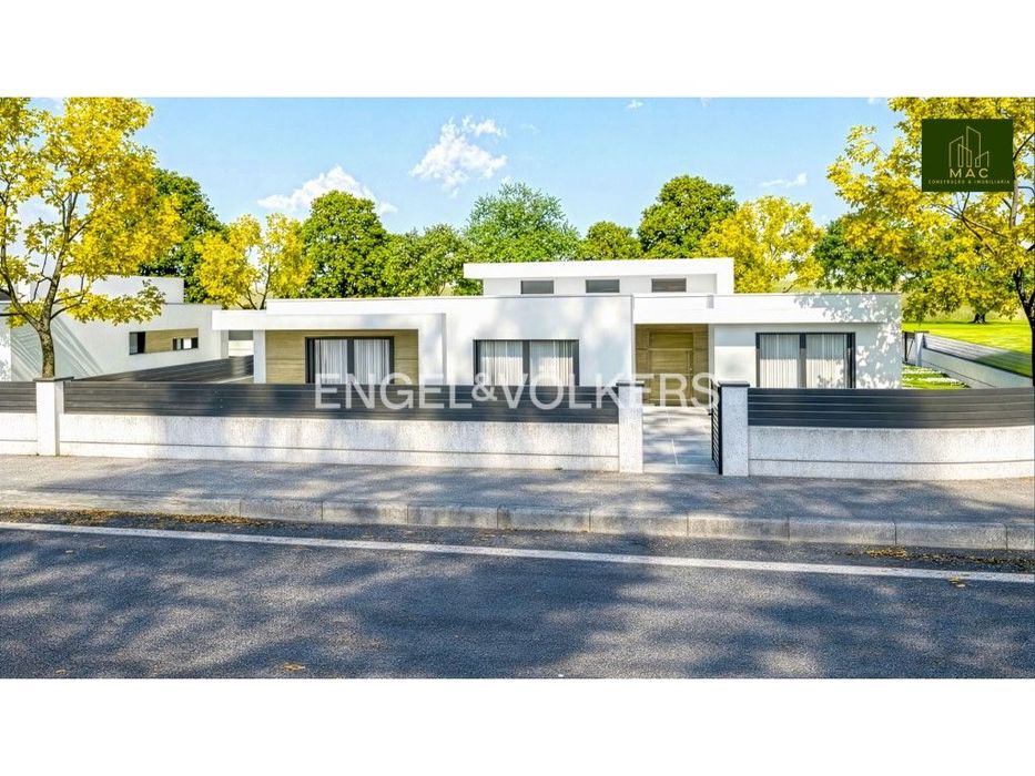 Moradia T4 Luxo - Em construção