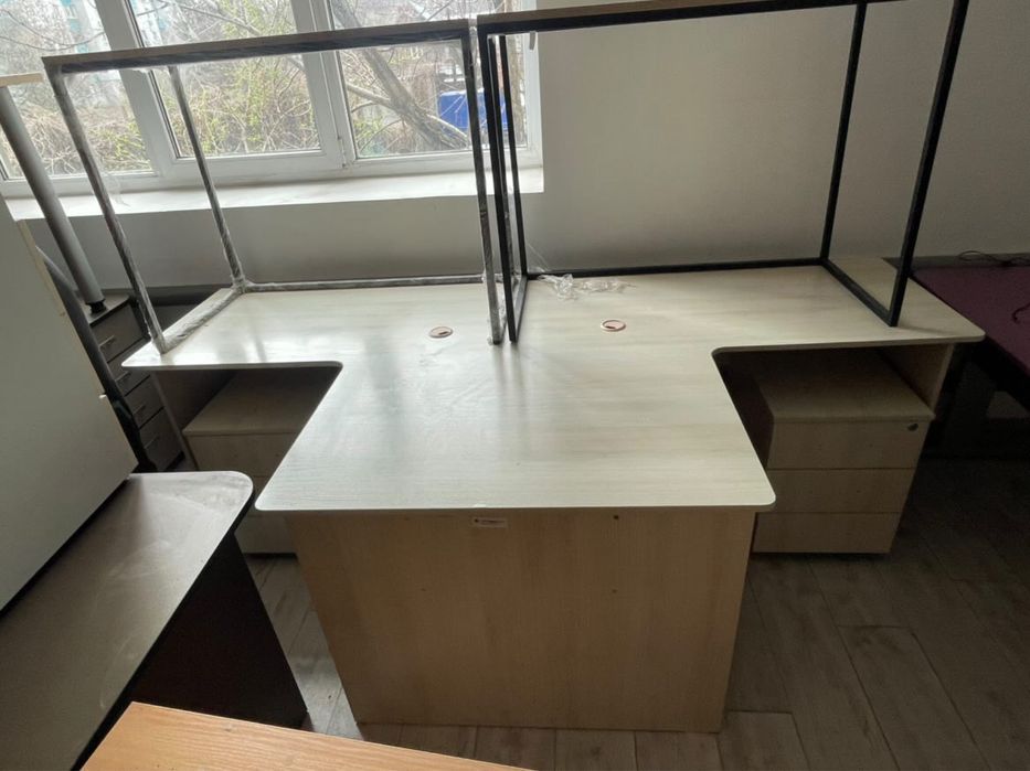 Распродажа Офисной мебели Столы стулья Кресла Диваны Тумбы Стеллаж