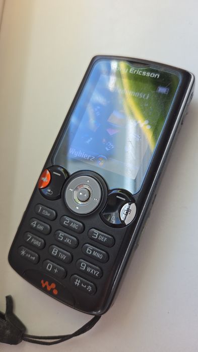 Sony Ericsson w810i z ładowarką T-Mobile,  kolekcjonerski