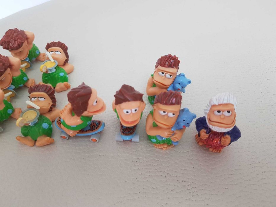 Figuras bonecos brinquedos Kinder Cavernicolas homens das cavernas