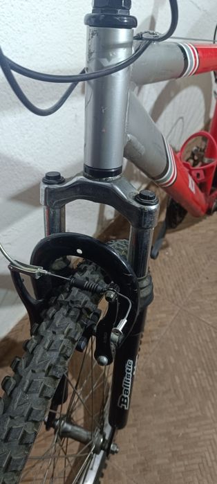 Bicicleta de montanha  roda 26 (BTT) de marca KX, modelo Sport 106