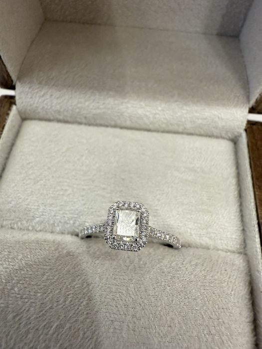 Каблучка з натуральним Діамантом