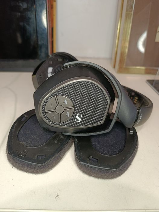 Słuchawki bezprzewodowe SENNHEISER RS 175 ze stacją zasięg 100m