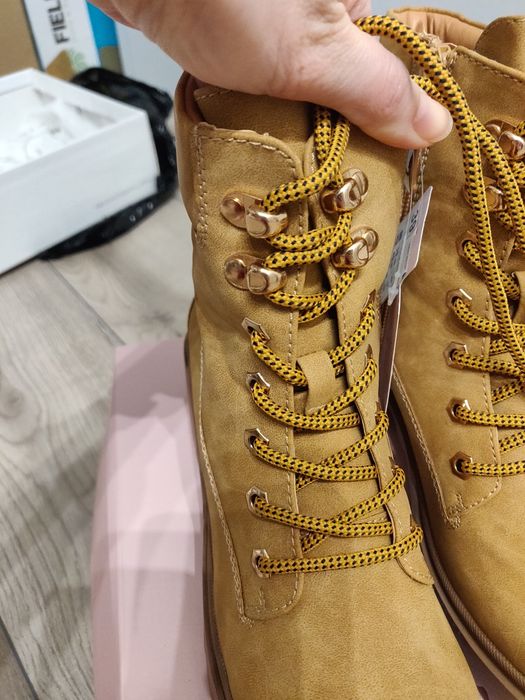 Trzewiki sznurowane camel DeeZee, rozmiar 39/ 25,5 cm