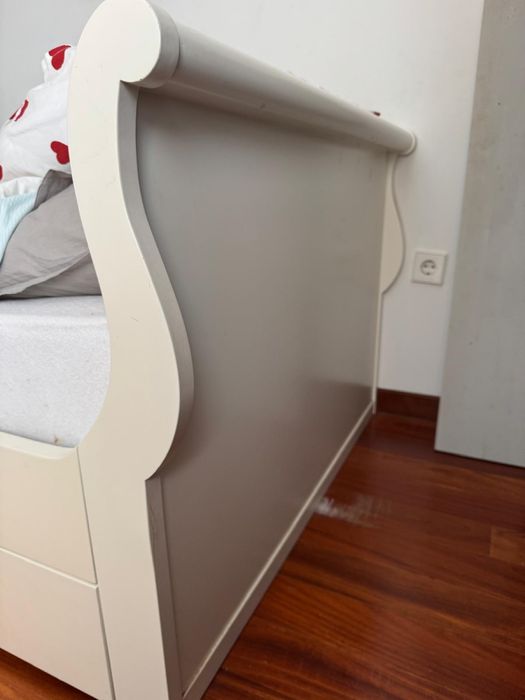 Cama com colchao e gavetoes