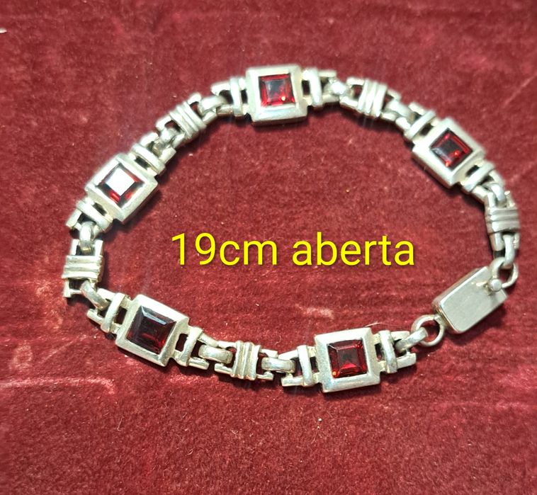 Pulseira em prata vintage.