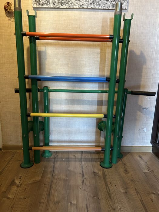 Спортивна шведська стіна Турнік, можете ще бруси додати  (є кріплення)