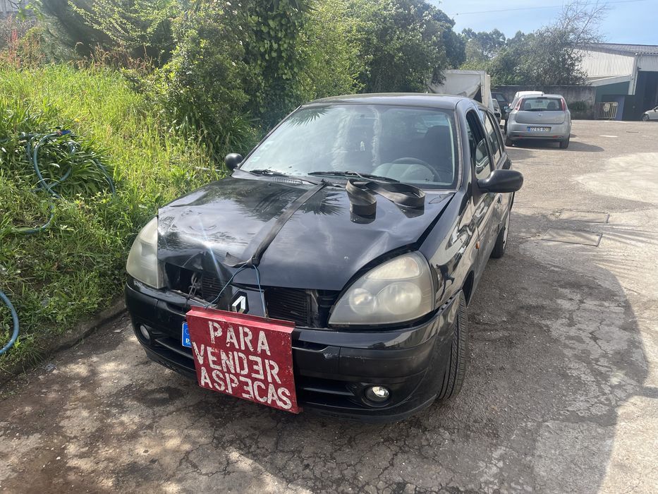Renault clio 1.2 . 8. V Ano 2003