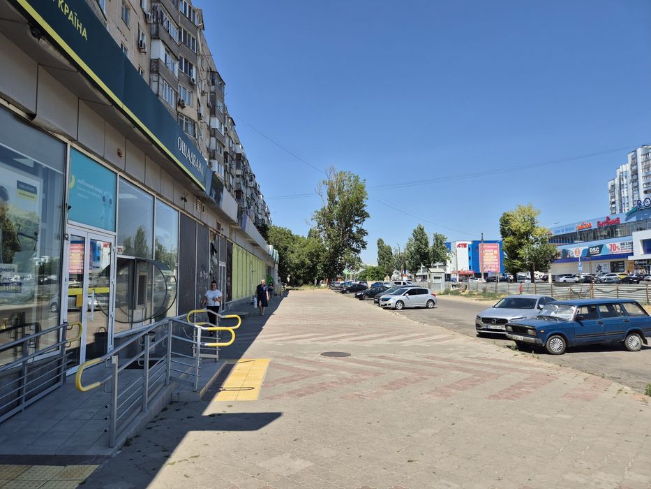 Аренда магазина на пересечении Бочарова и Палия