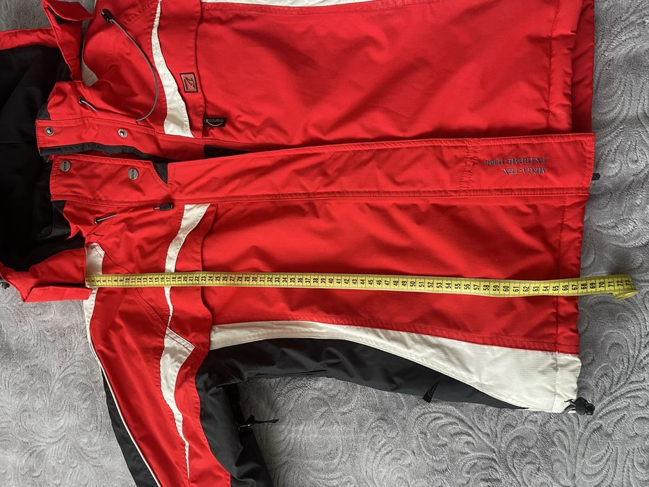 Курточка лыжная