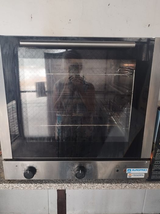 Refrigerador de cerveja, fritadeiras, pos com gaveta impressora, gaveta e ecrã tátil, frigorífico pequeno tudo em excelente estado