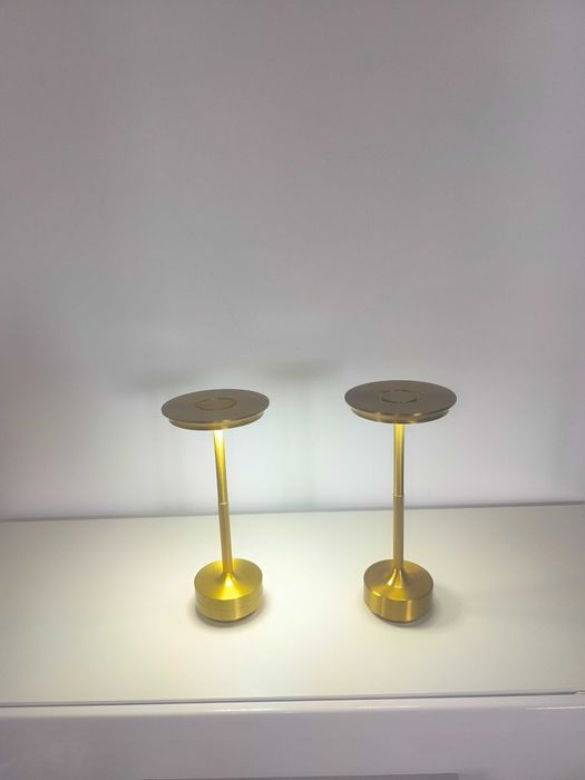 Лампа з батареєю зарядка юсб 3 кольори світла, колір золота