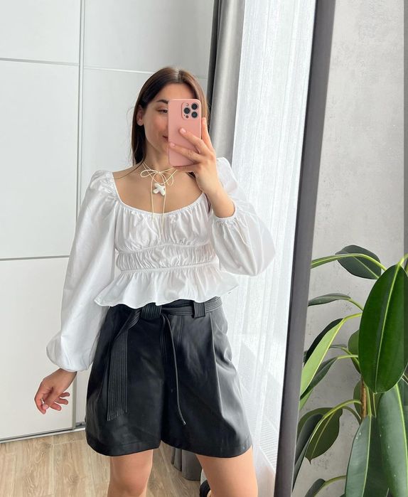 Шорти з еко шкіри. Дуже стильні! Розмір S-M. Нові!