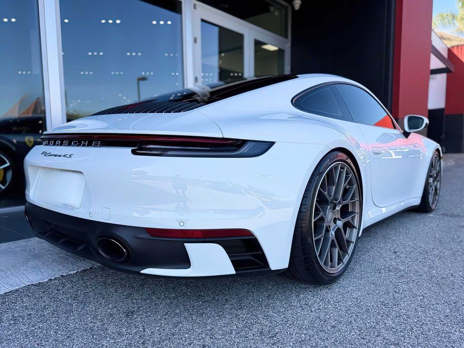 Porsche 911 Carrera 4S      2020