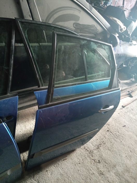 Дверка двері Renault Scenic II 2 Рено Сценік