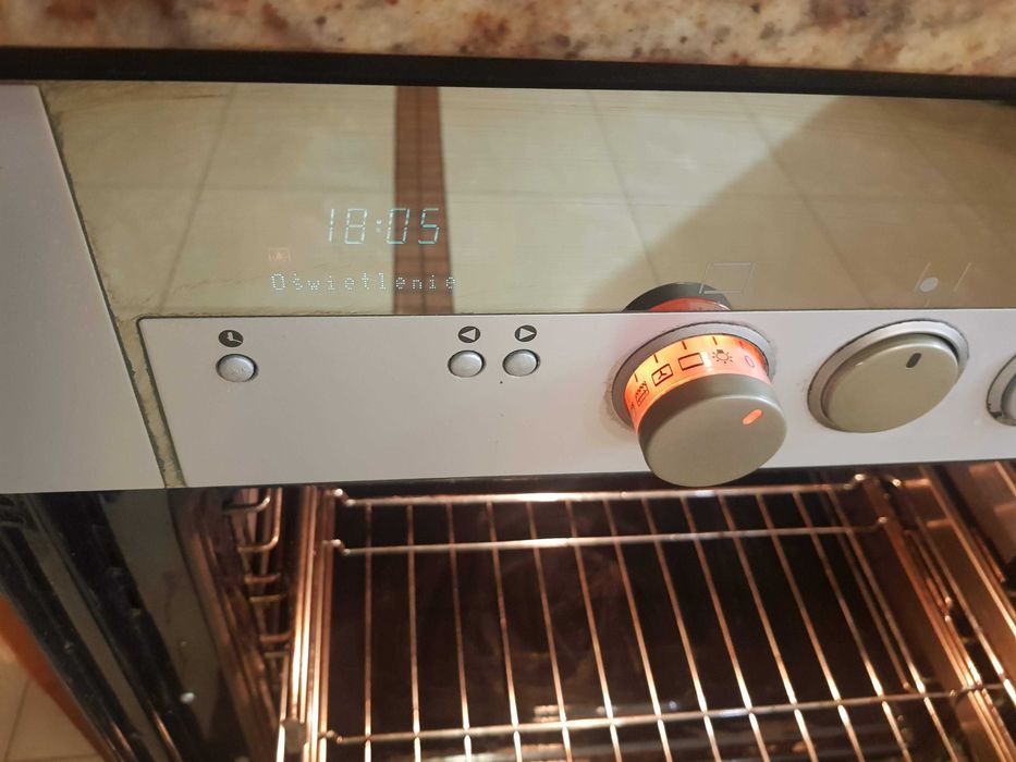 Płyta ceramiczna z piekarnikiem Amika do zabudowy wszystko sprawne