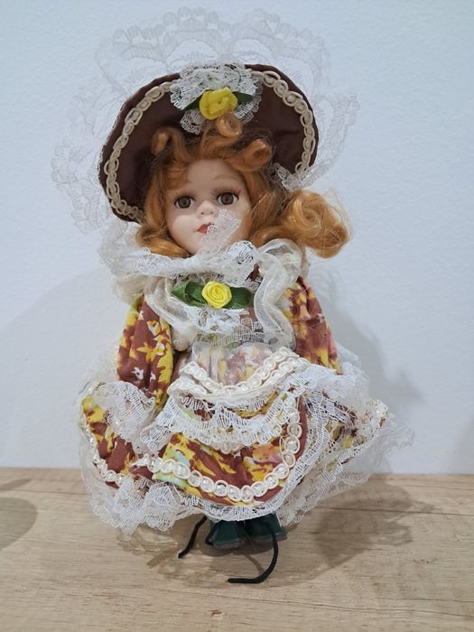 Boneca de porcelana