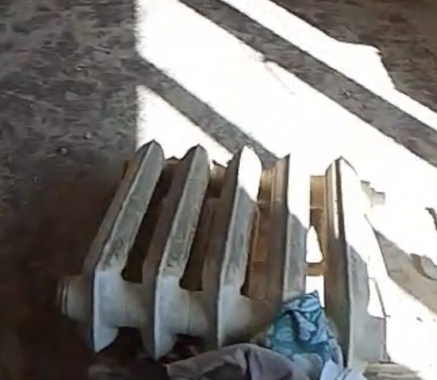 Чавунні радіатори опалення — 4 шт.  Продам чавунні радіатори опалення, б/в.