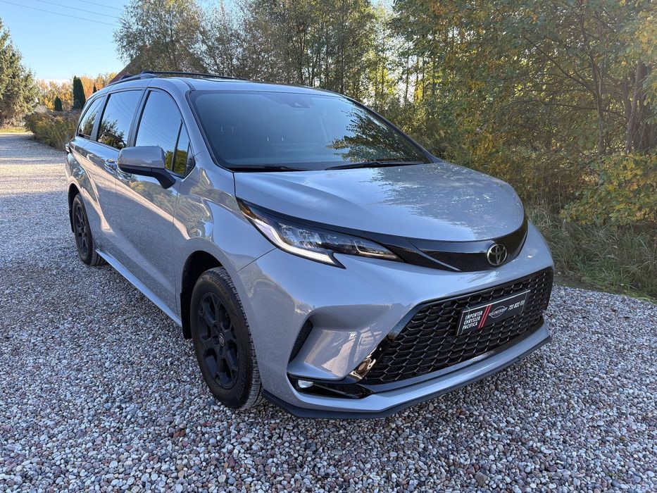 Toyota Sienna 2026 Woodland,Hak,Cyfrowe liczniki,7osobowa,AWD,4x4