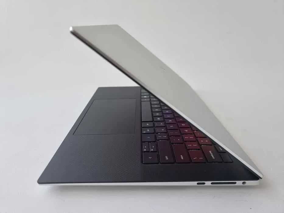 Dell XPS 9510 I7 11800H/RTX 3050TI/RAM 16GB/SSD 512GB/WIN 11