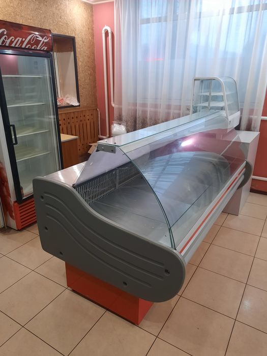 Продам холодильну вітрину