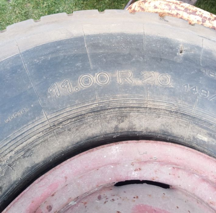 Opona  11.00 R20