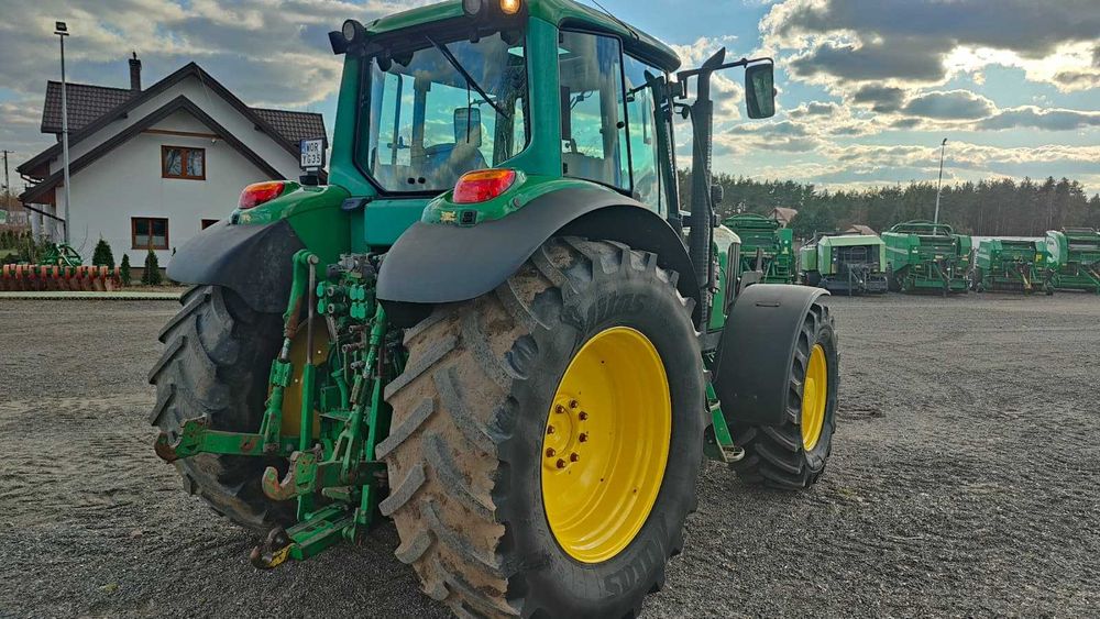 Ciągnik John Deere 6820