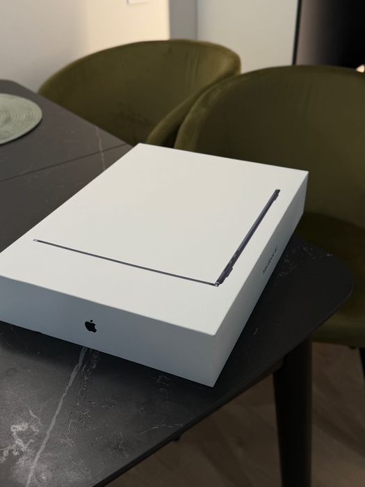 MacBook Air 15″ M4 / 16GB / 256GB