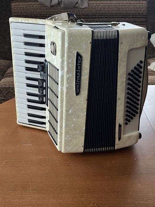 Sprzedam akordeon Weltmaister 60