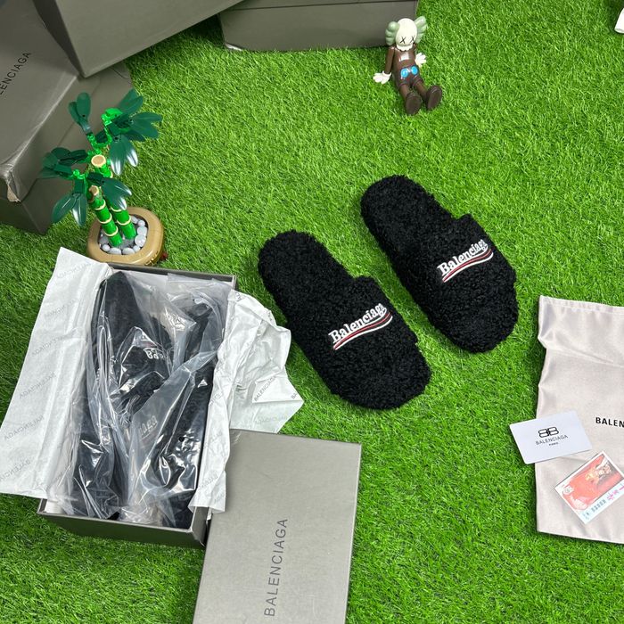 Тапки баленсіага balenciaga slippers 43 розмір останній по знижці, обнова 15.07